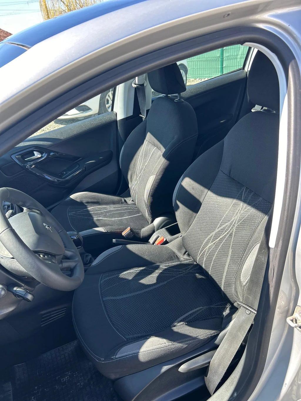 OFERTĂ SPECIALĂ! Peugeot 208 - 2015 | 1.4 Diesel | Manuală | RATE FIXE | Livrare GRATUITĂ | 12 Luni GARANȚIE
