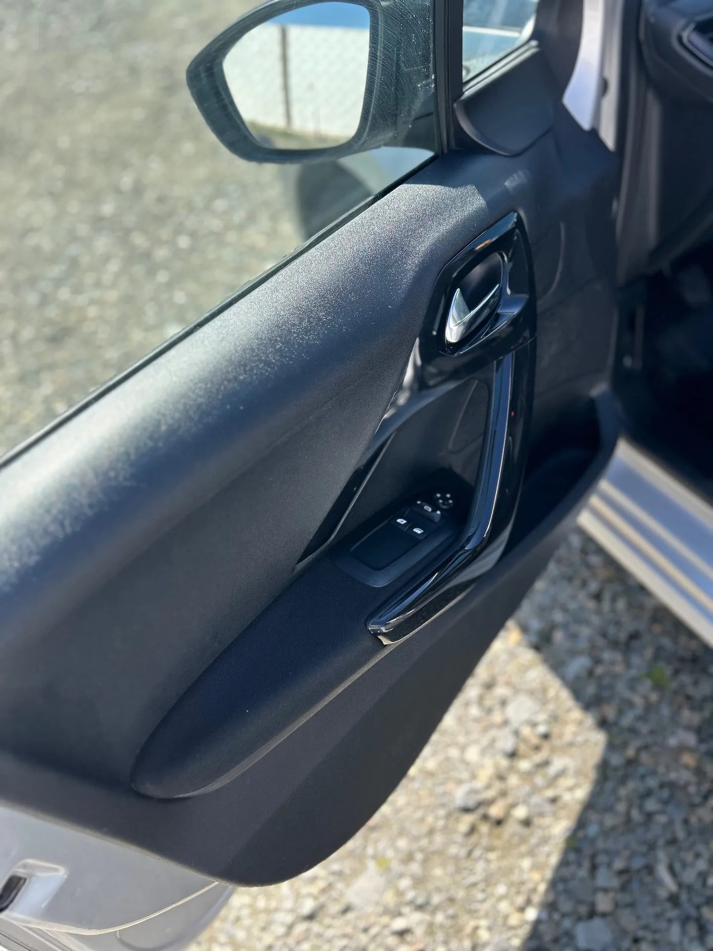 OFERTĂ SPECIALĂ! Peugeot 208 - 2015 | 1.4 Diesel | Manuală | RATE FIXE | Livrare GRATUITĂ | 12 Luni GARANȚIE