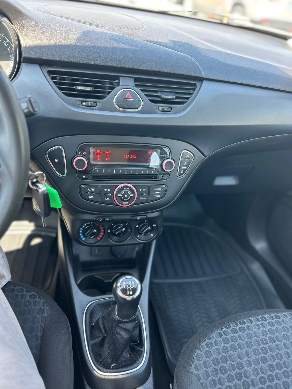 🔥Opel Corsa 2015 | 1.4 Benzină + GPL | Manuală | RATE FIXE | Livrare GRATUITĂ | 12 Luni GARANȚIE 🔥