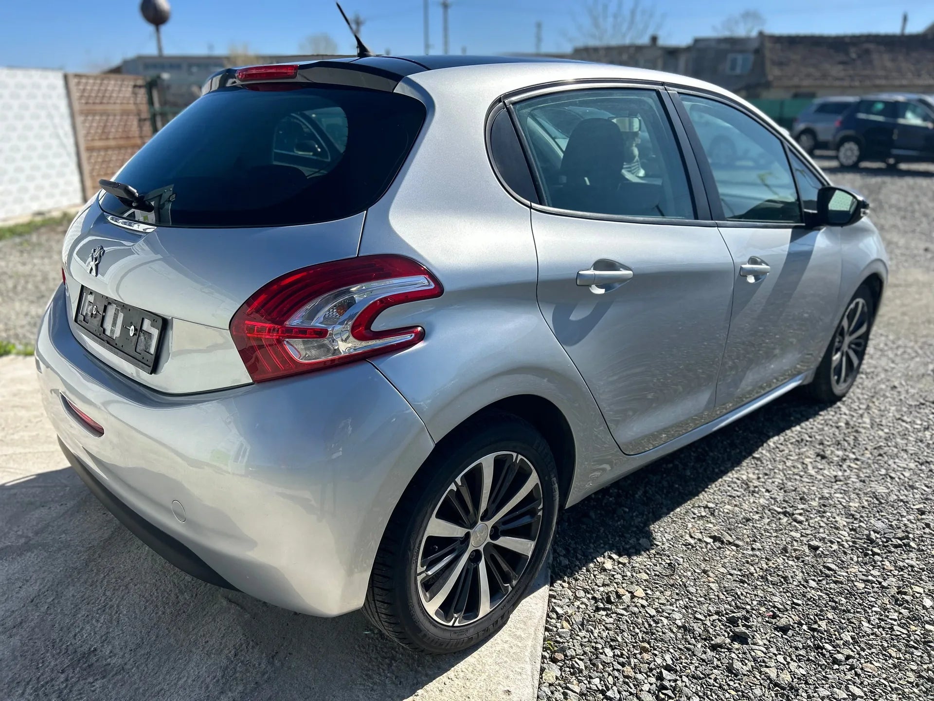 OFERTĂ SPECIALĂ! Peugeot 208 - 2015 | 1.4 Diesel | Manuală | RATE FIXE | Livrare GRATUITĂ | 12 Luni GARANȚIE