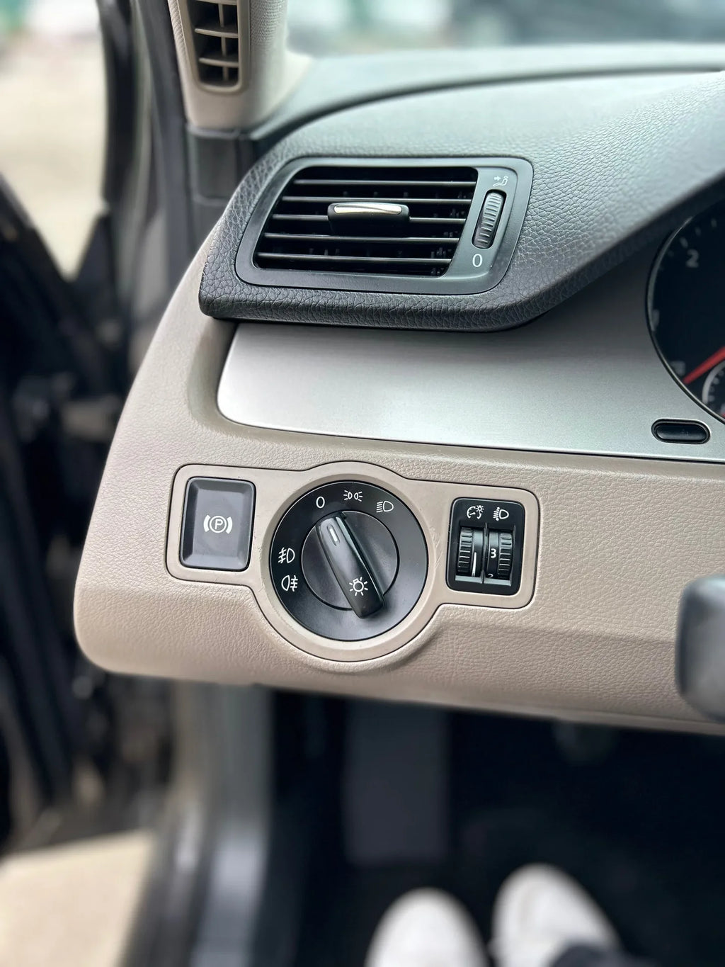 VW Passat 2009 | 2.0 Diesel | Manuală | RATE FIXE | Livrare GRATUITĂ | 12 Luni GARANȚIE
