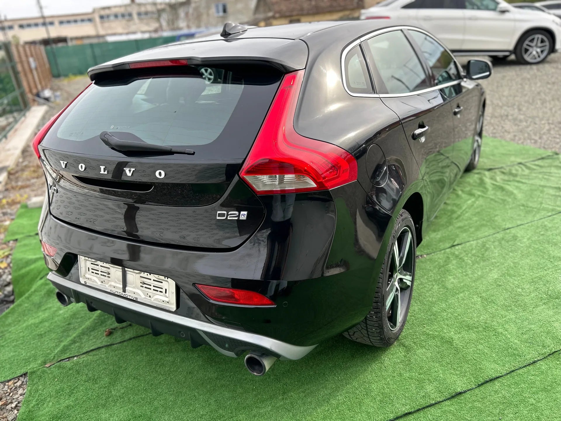 Volvo V40 - 2017 | 2.0 Diesel | Manual | RATE FIXE | Livrare GRATUITA | 12 Luni GARANTIE