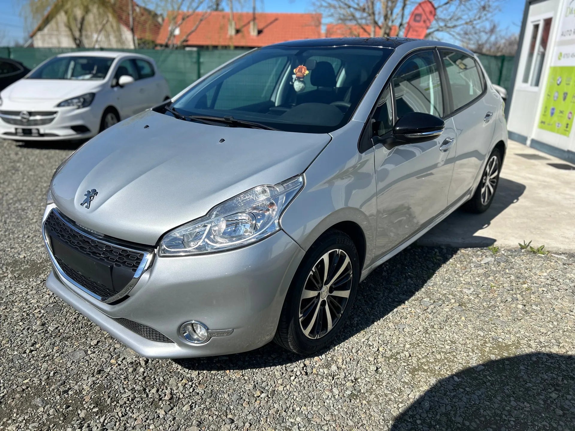 OFERTĂ SPECIALĂ! Peugeot 208 - 2015 | 1.4 Diesel | Manuală | RATE FIXE | Livrare GRATUITĂ | 12 Luni GARANȚIE