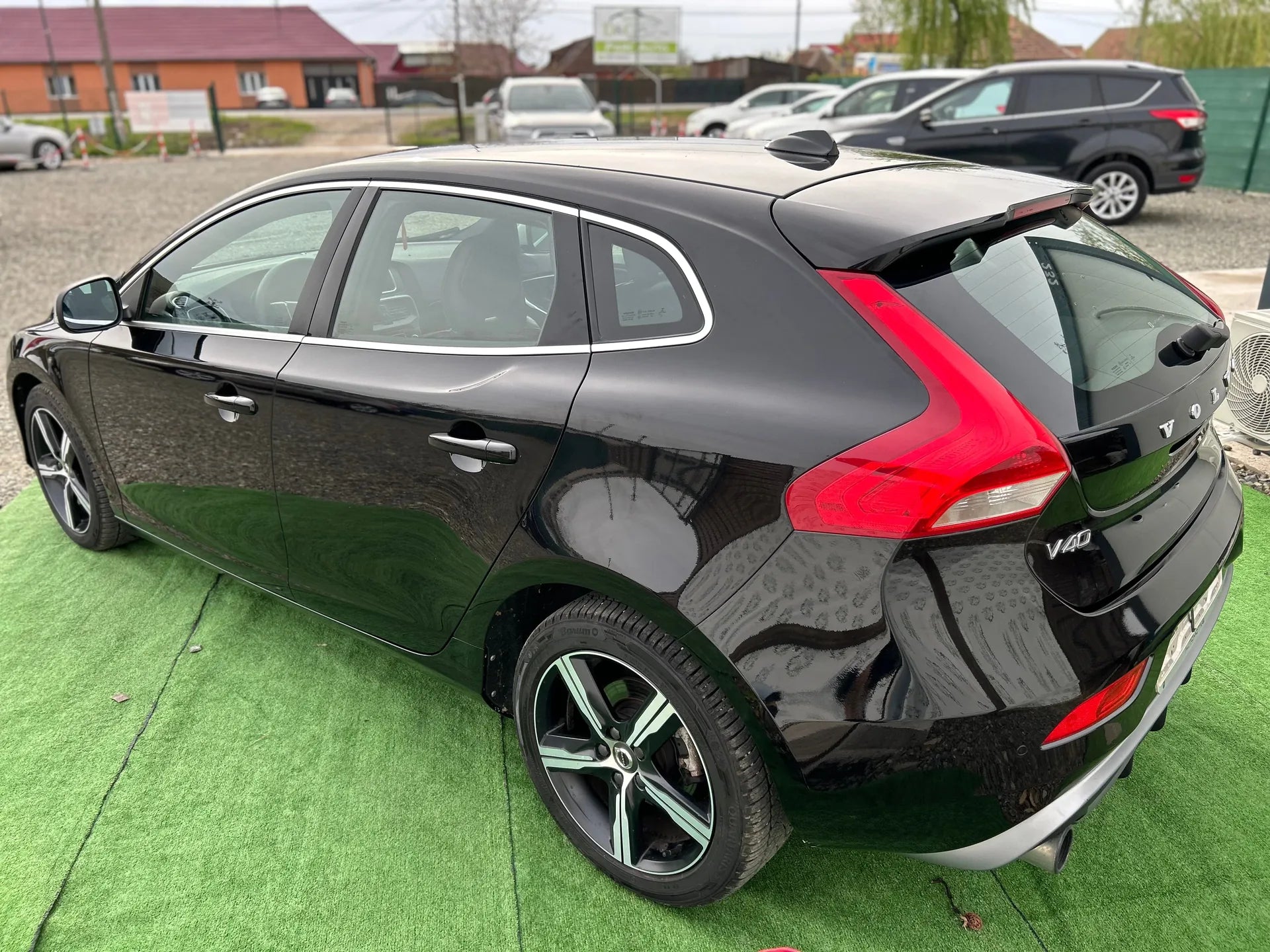Volvo V40 - 2017 | 2.0 Diesel | Manual | RATE FIXE | Livrare GRATUITA | 12 Luni GARANTIE