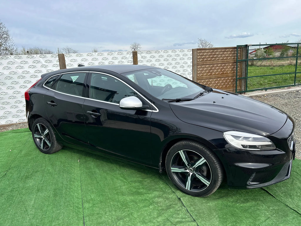 Volvo V40 - 2017 | 2.0 Diesel | Manual | RATE FIXE | Livrare GRATUITA | 12 Luni GARANTIE