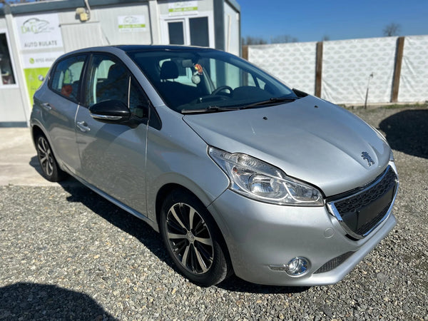 OFERTĂ SPECIALĂ! Peugeot 208 - 2015 | 1.4 Diesel | Manuală | RATE FIXE | Livrare GRATUITĂ | 12 Luni GARANȚIE