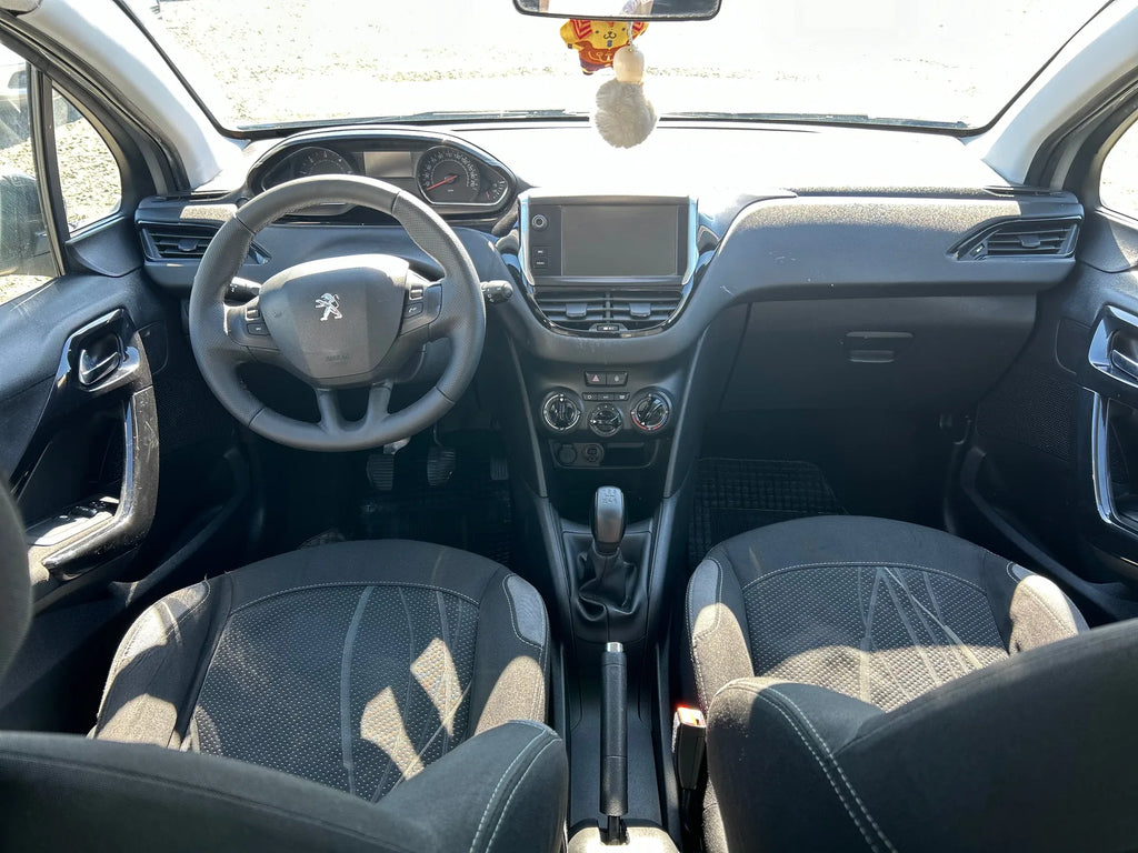 OFERTĂ SPECIALĂ! Peugeot 208 - 2015 | 1.4 Diesel | Manuală | RATE FIXE | Livrare GRATUITĂ | 12 Luni GARANȚIE