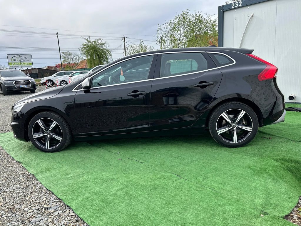 Volvo V40 - 2017 | 2.0 Diesel | Manual | RATE FIXE | Livrare GRATUITA | 12 Luni GARANTIE