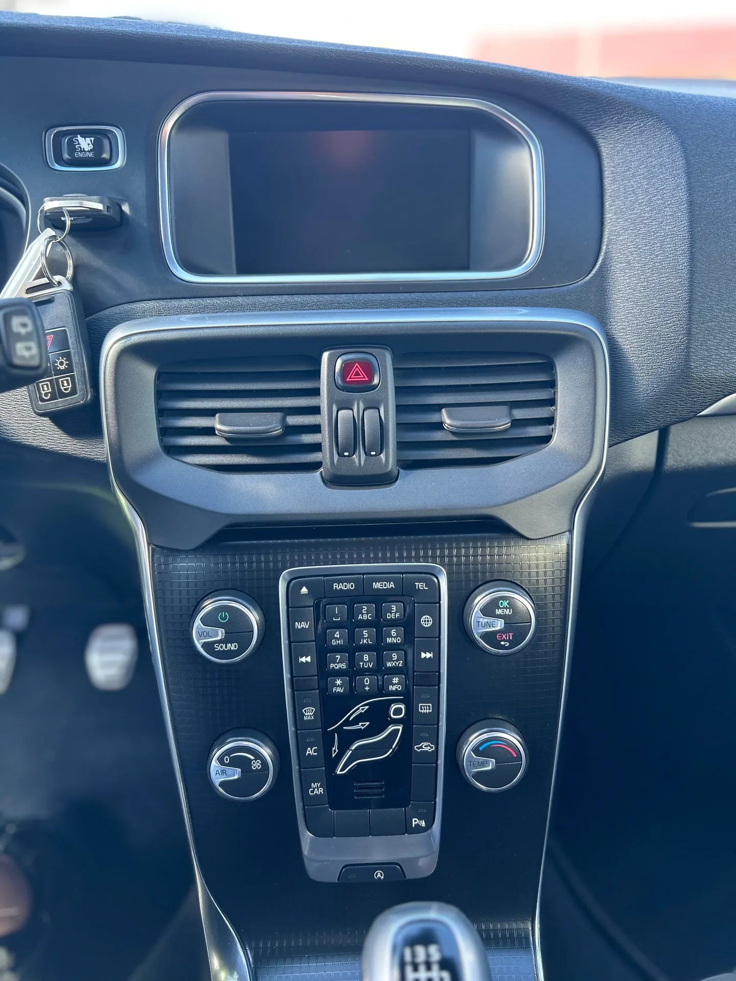 Volvo V40 - 2017 | 2.0 Diesel | Manual | RATE FIXE | Livrare GRATUITA | 12 Luni GARANTIE